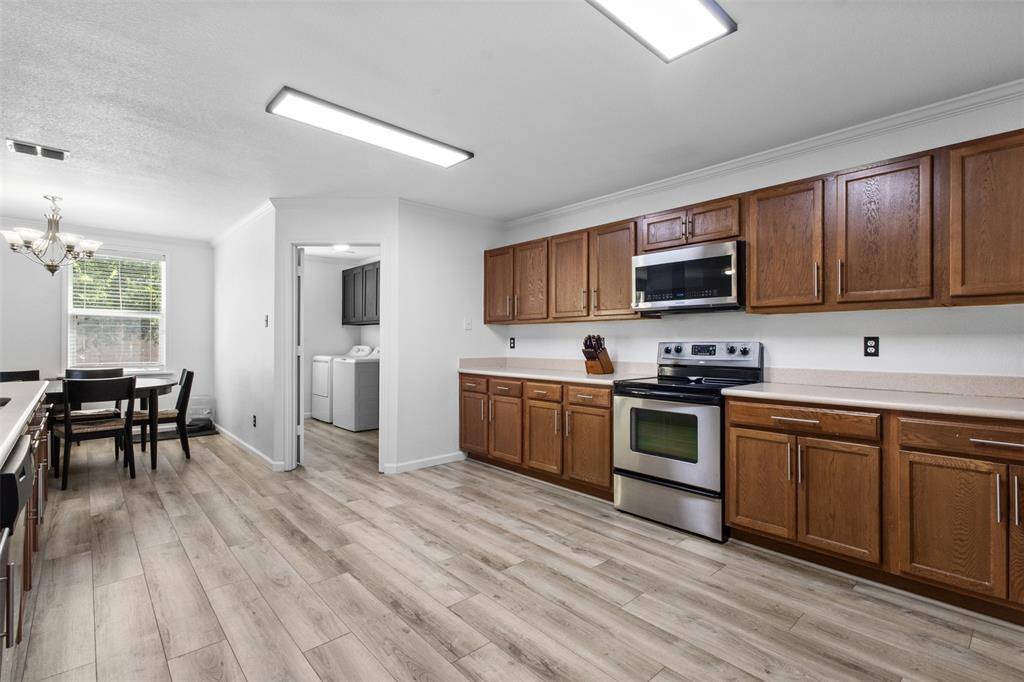 8005 York Beach Place, Arlington, TX 76002
