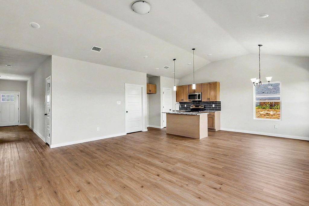 212 Marble Creek Drive, Fort Worth, TX 76131