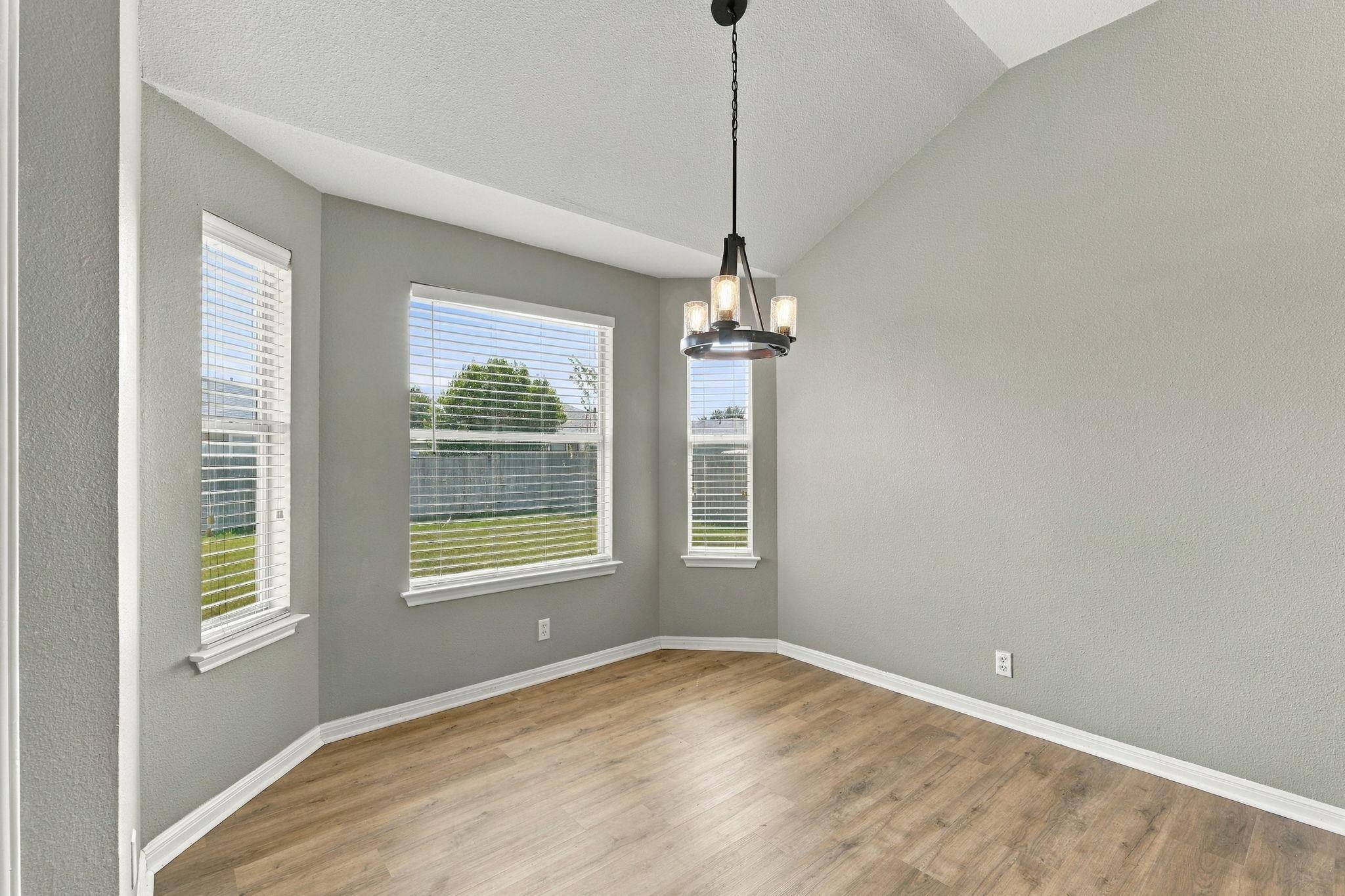 100 Lightfoot CT, Hutto, TX 78634