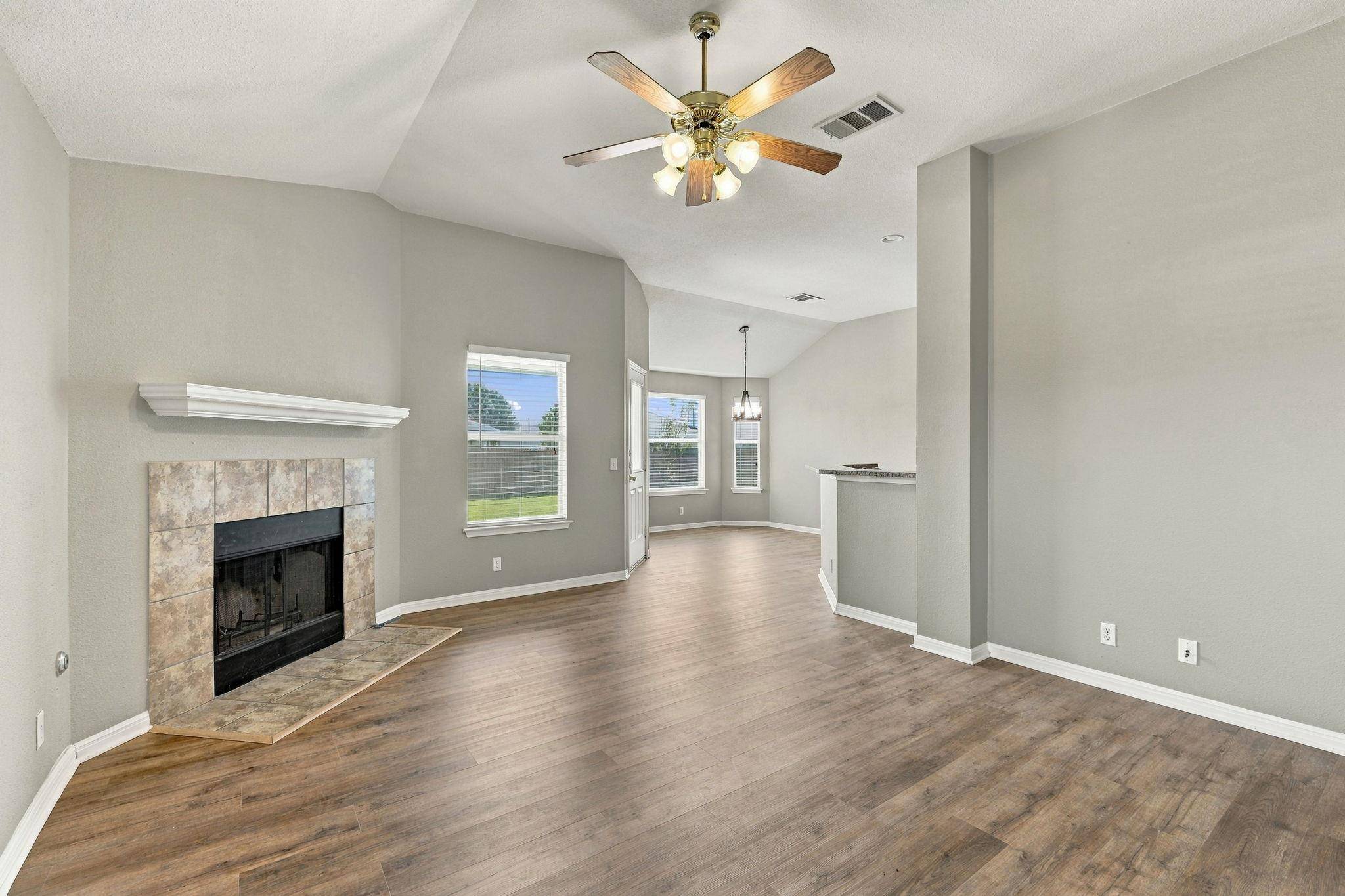 100 Lightfoot CT, Hutto, TX 78634