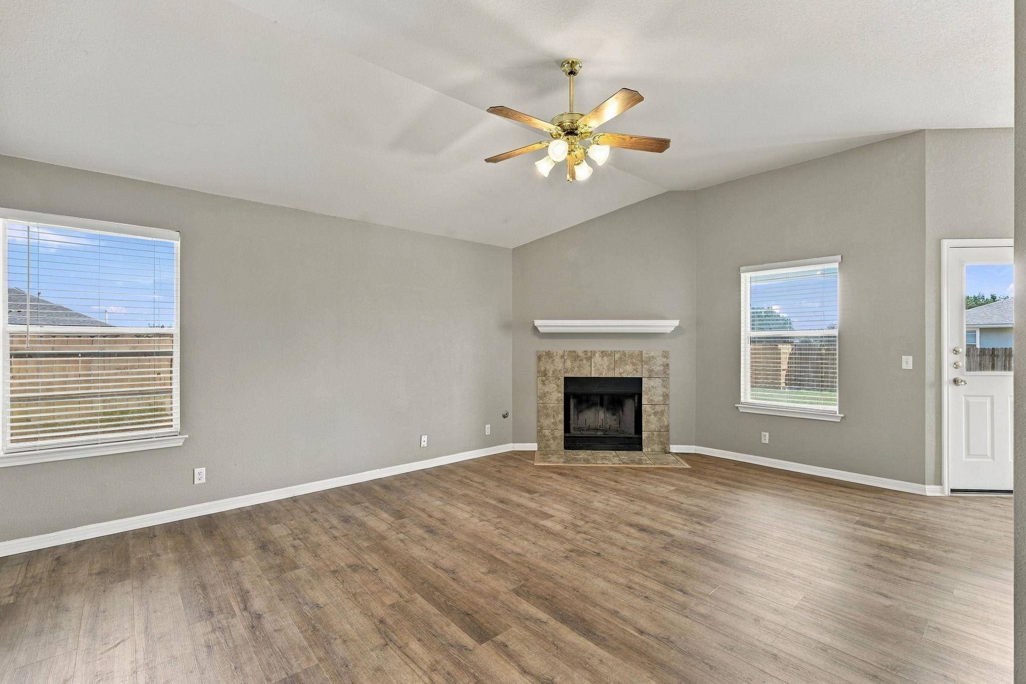 100 Lightfoot CT, Hutto, TX 78634