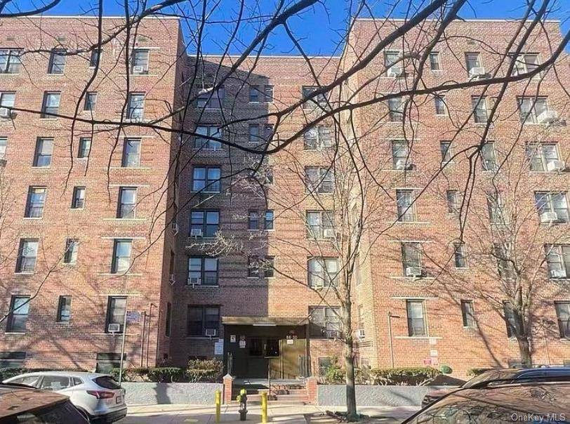 88-30 182nd ST #3G, Hollis, NY 11423