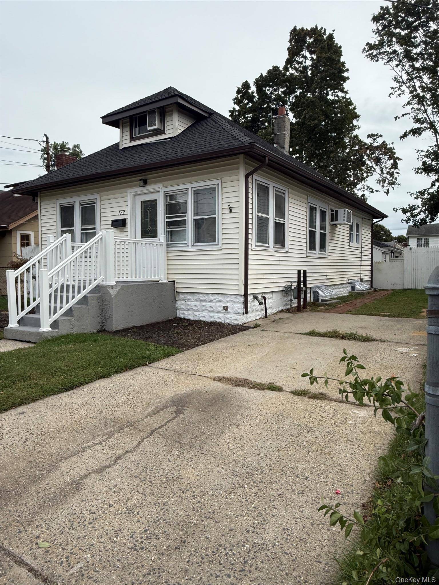 122 Dehnhoff AVE, Freeport, NY 11520