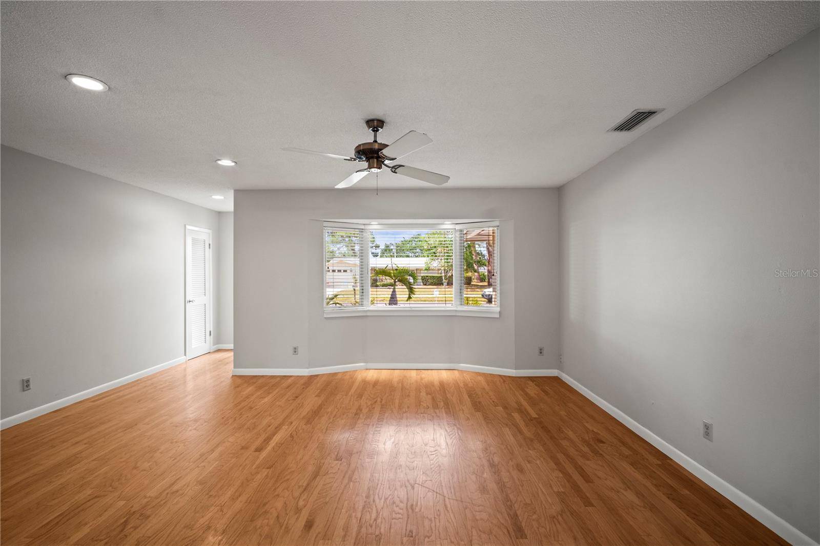 6512 BOWLINE DR, Sarasota, FL 34231