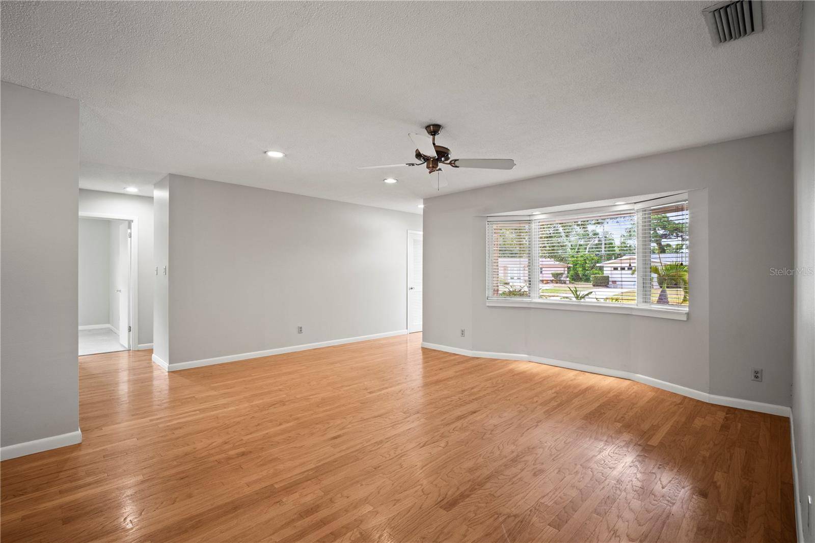 6512 BOWLINE DR, Sarasota, FL 34231