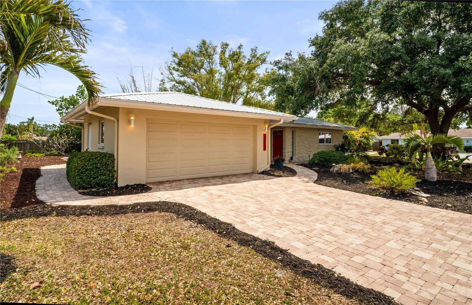 6512 BOWLINE DR, Sarasota, FL 34231