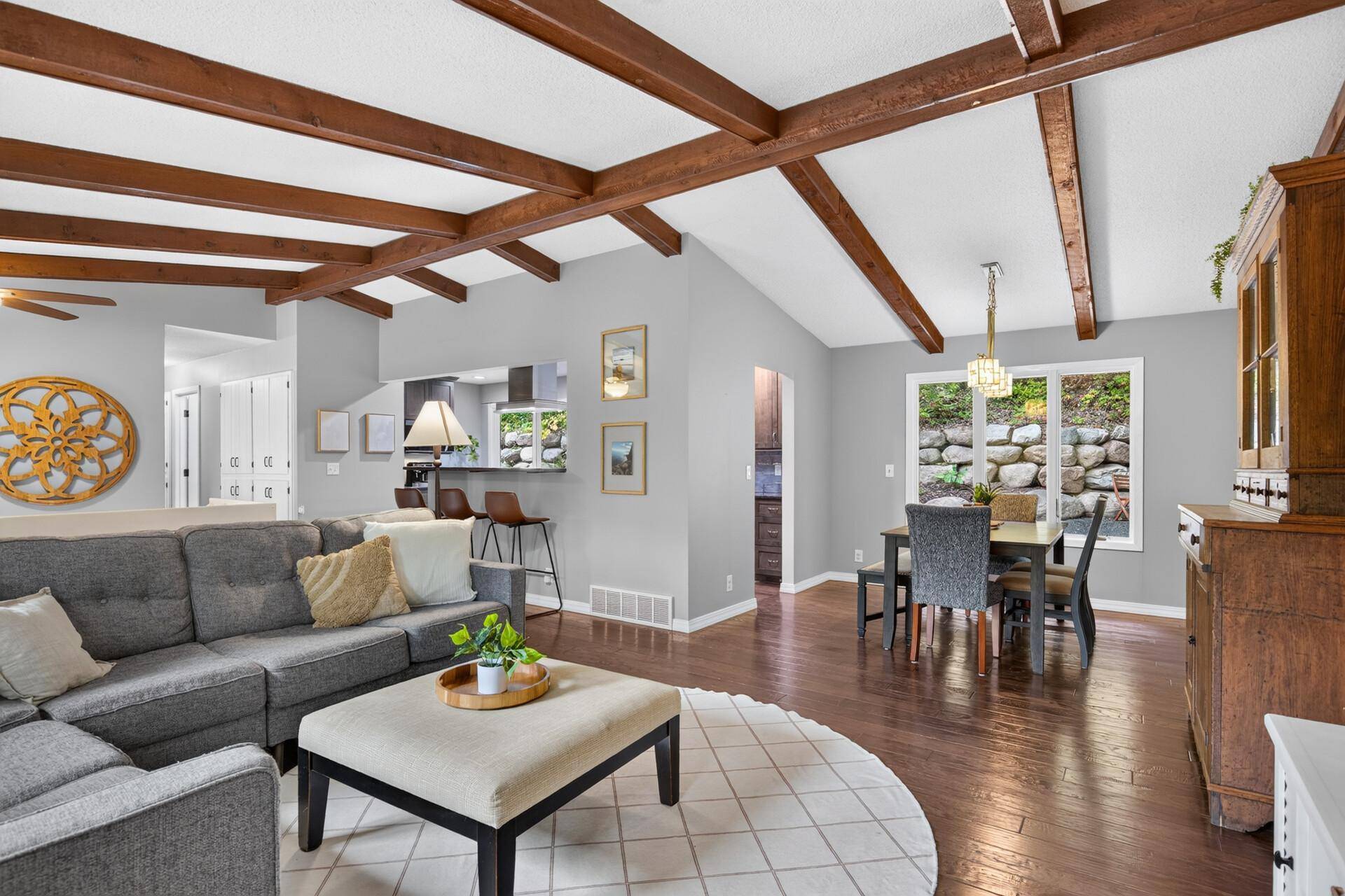 2222 Black Oak DR, Minnetonka, MN 55305