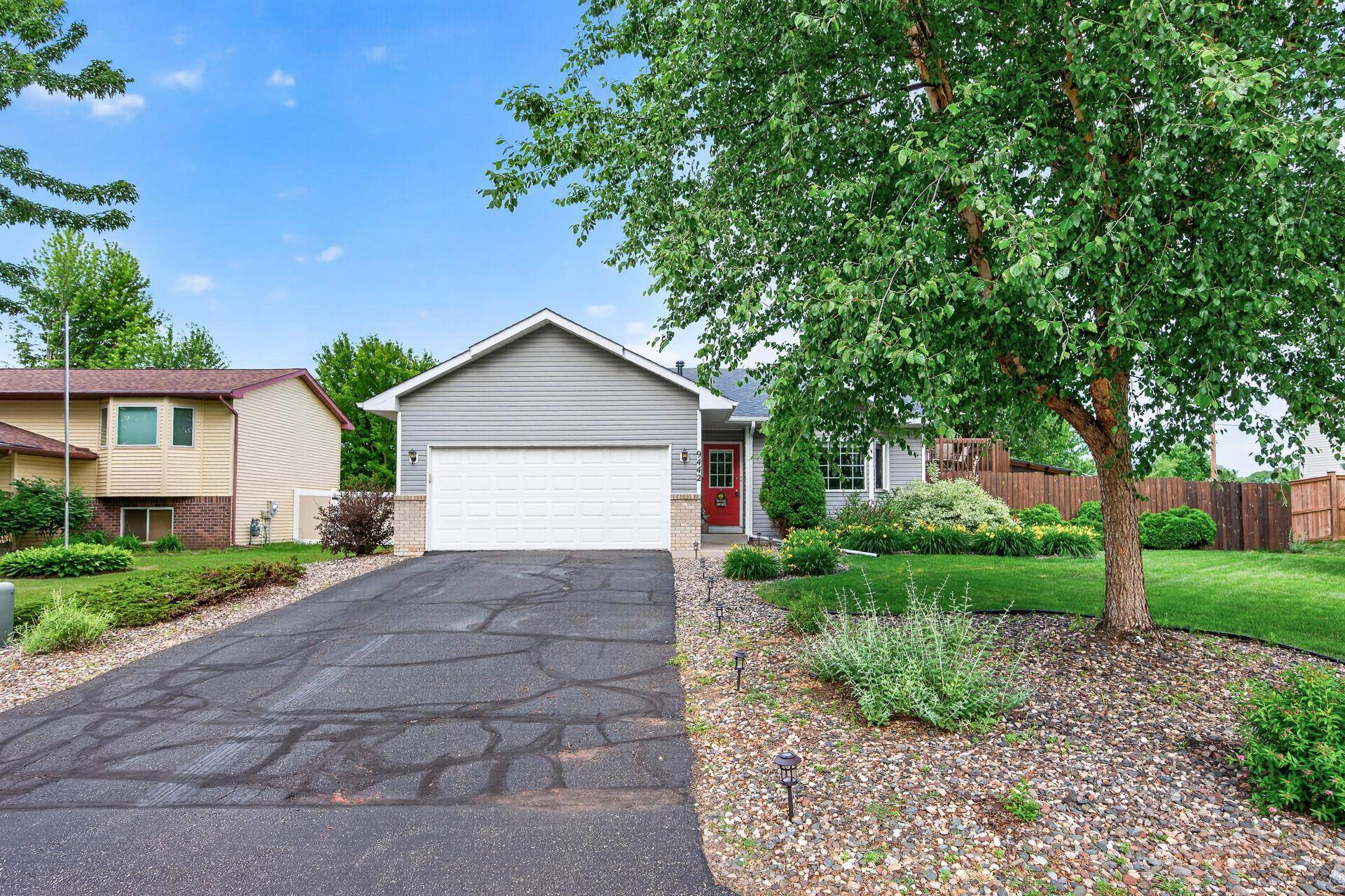 9442 Hale AVE S, Cottage Grove, MN 55016