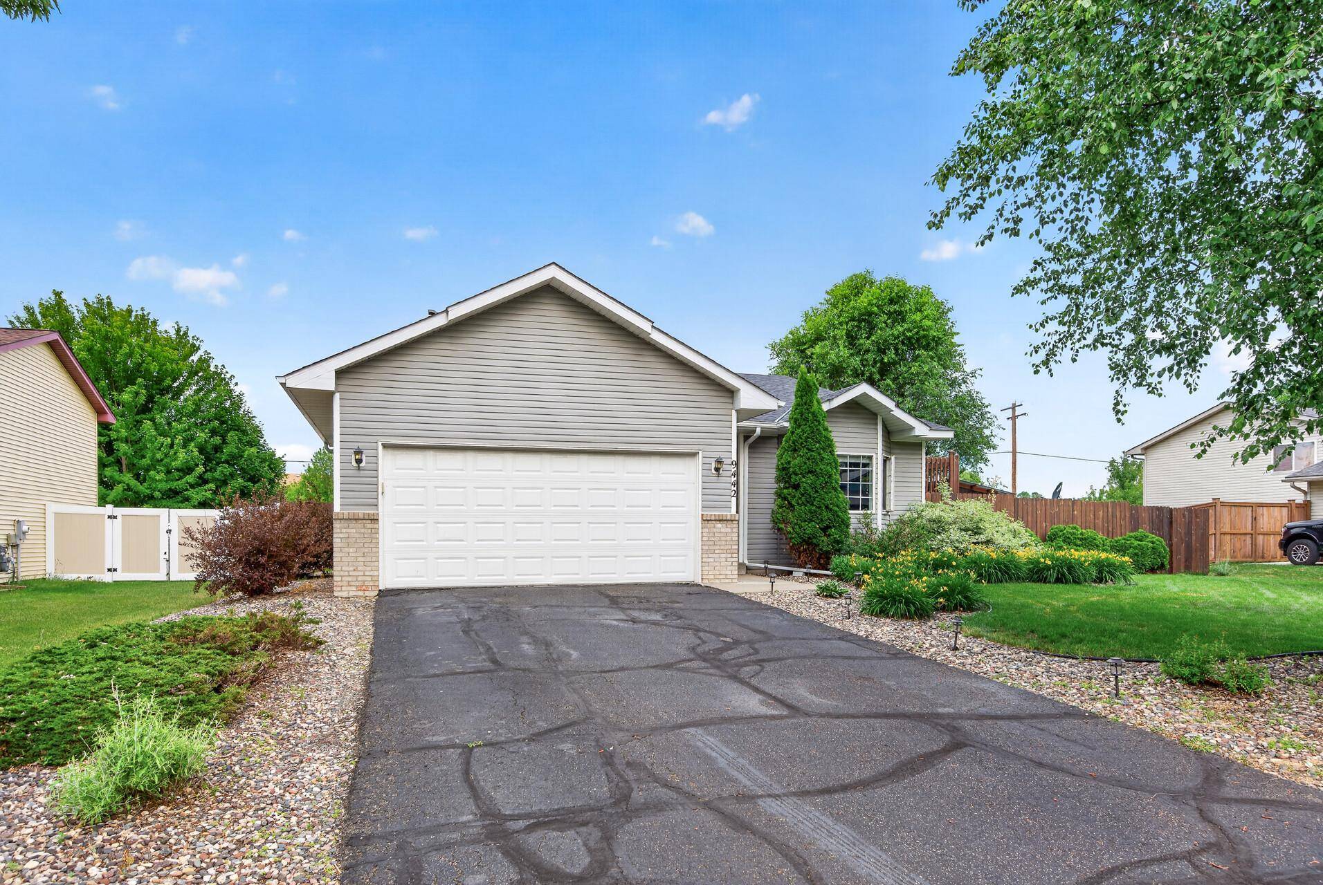 9442 Hale AVE S, Cottage Grove, MN 55016
