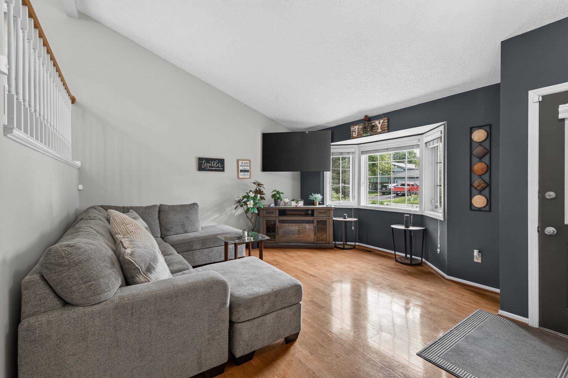 9442 Hale AVE S, Cottage Grove, MN 55016