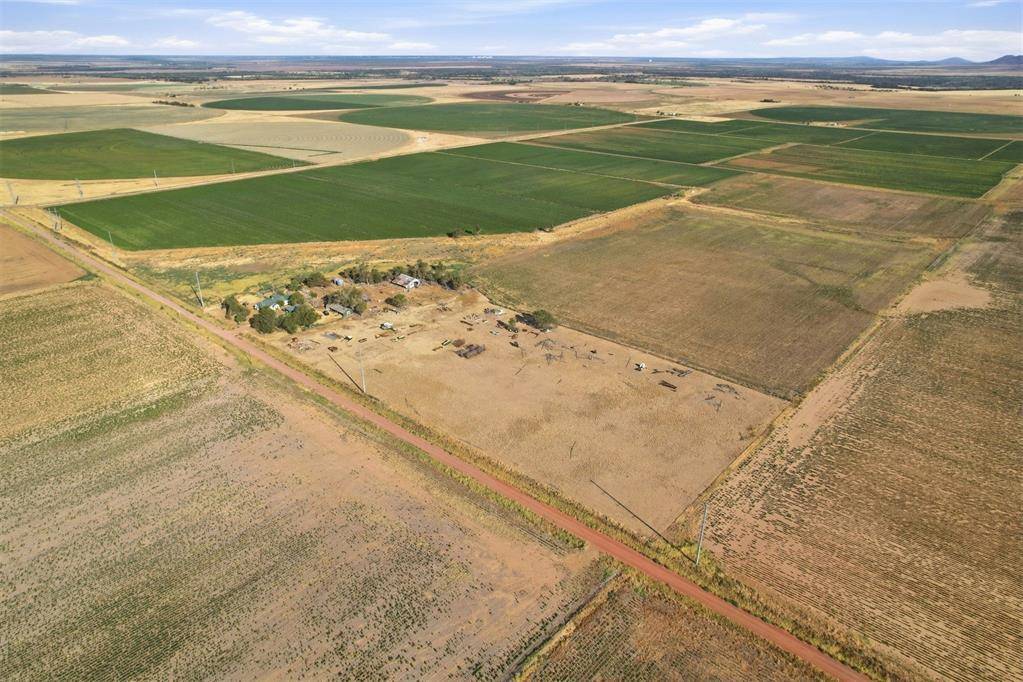 County Road Ew 172, Tipton, OK 73570