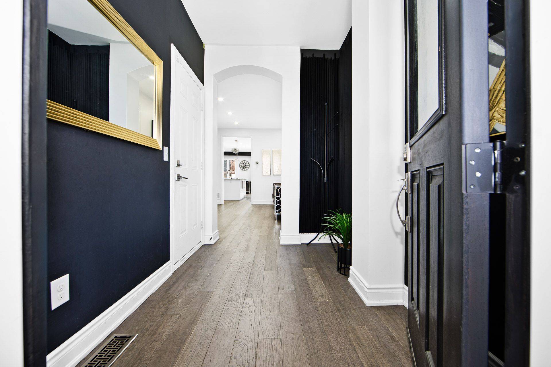 112 Narbonne CRES, Hamilton, ON L8J 0J6