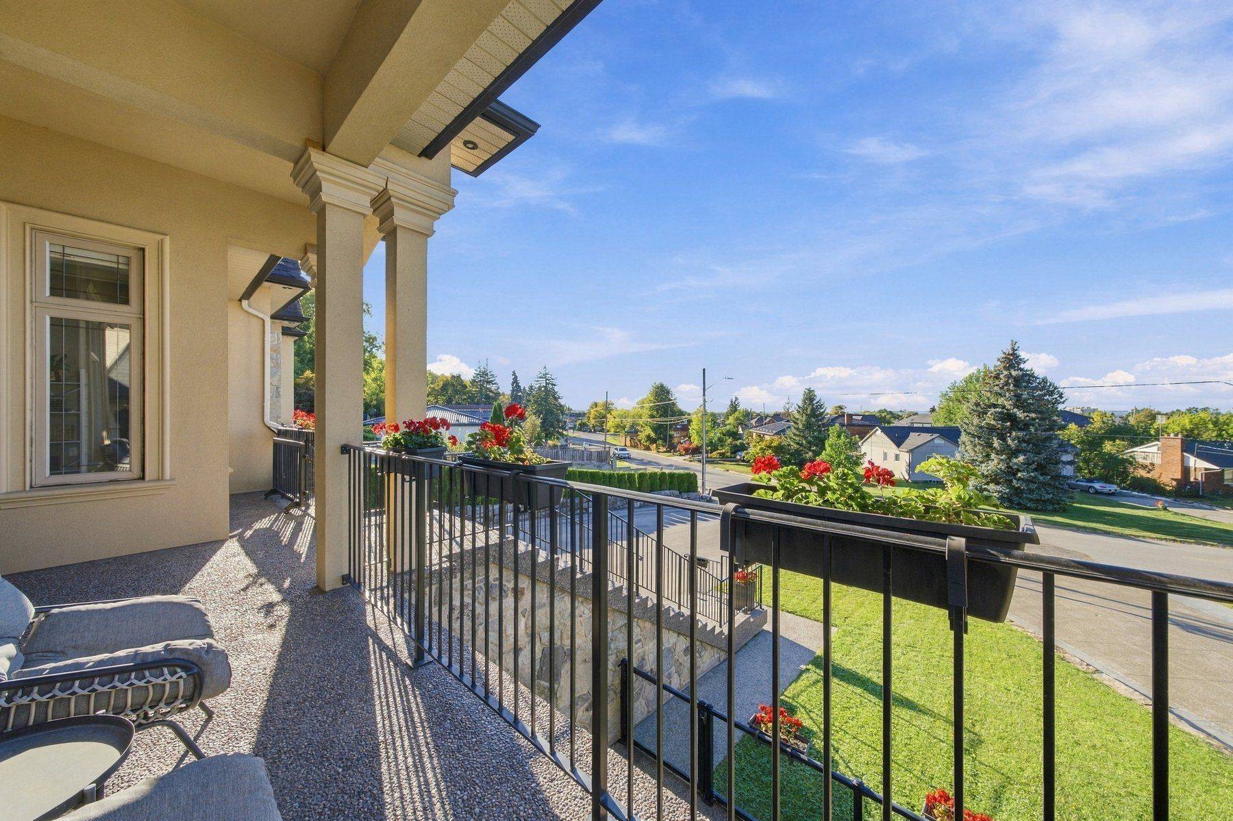 82 Margaret AVE, Hamilton, ON L8G 3G5