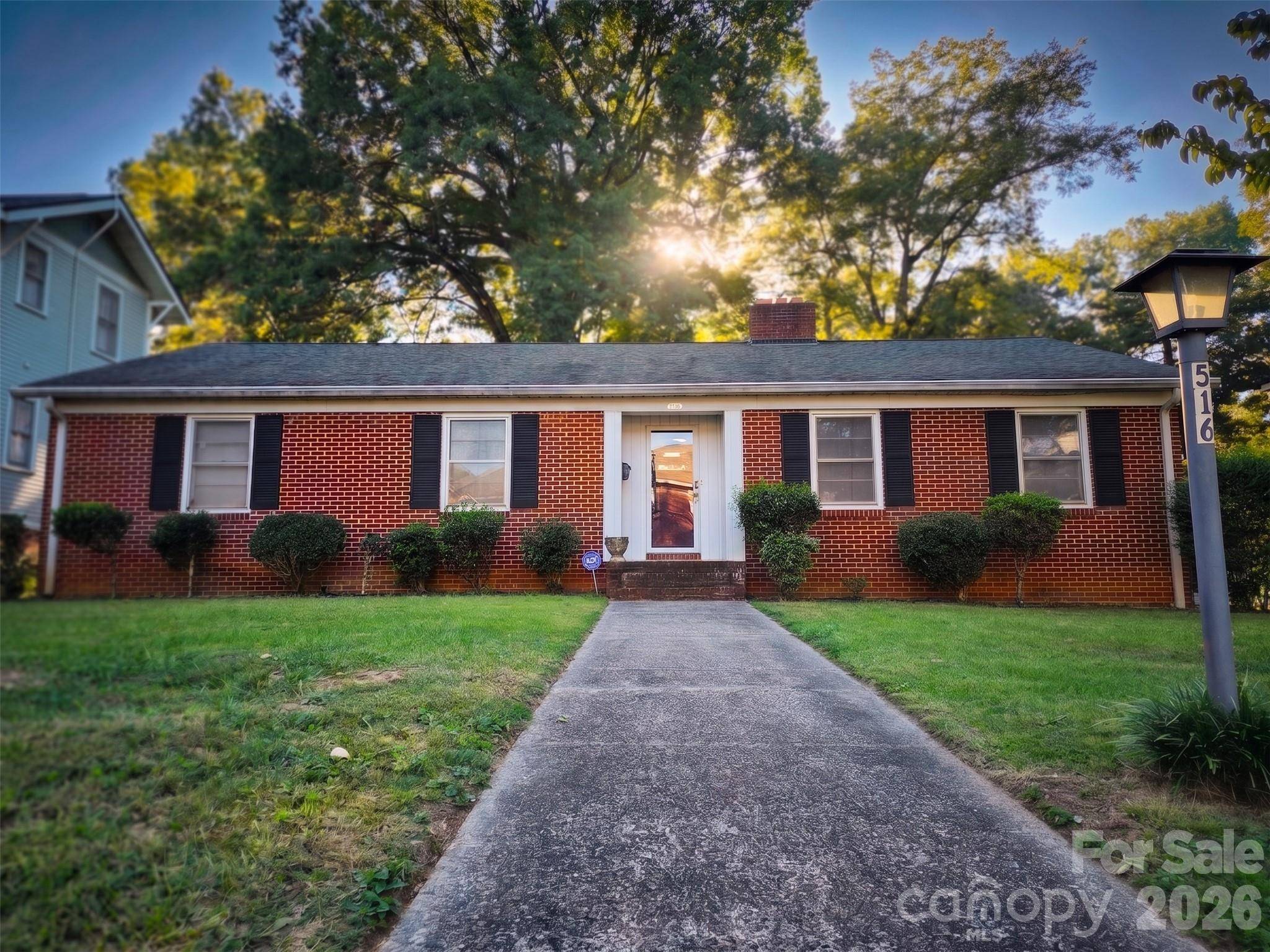 516 S Mulberry ST, Statesville, NC 28677