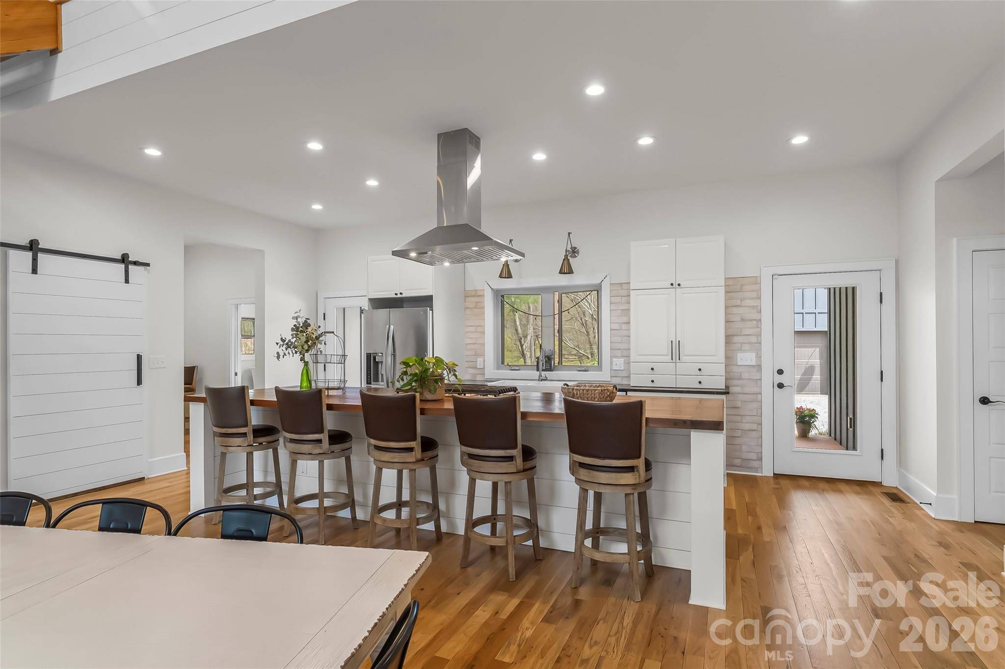 628 Brush Creek RD, Fairview, NC 28730