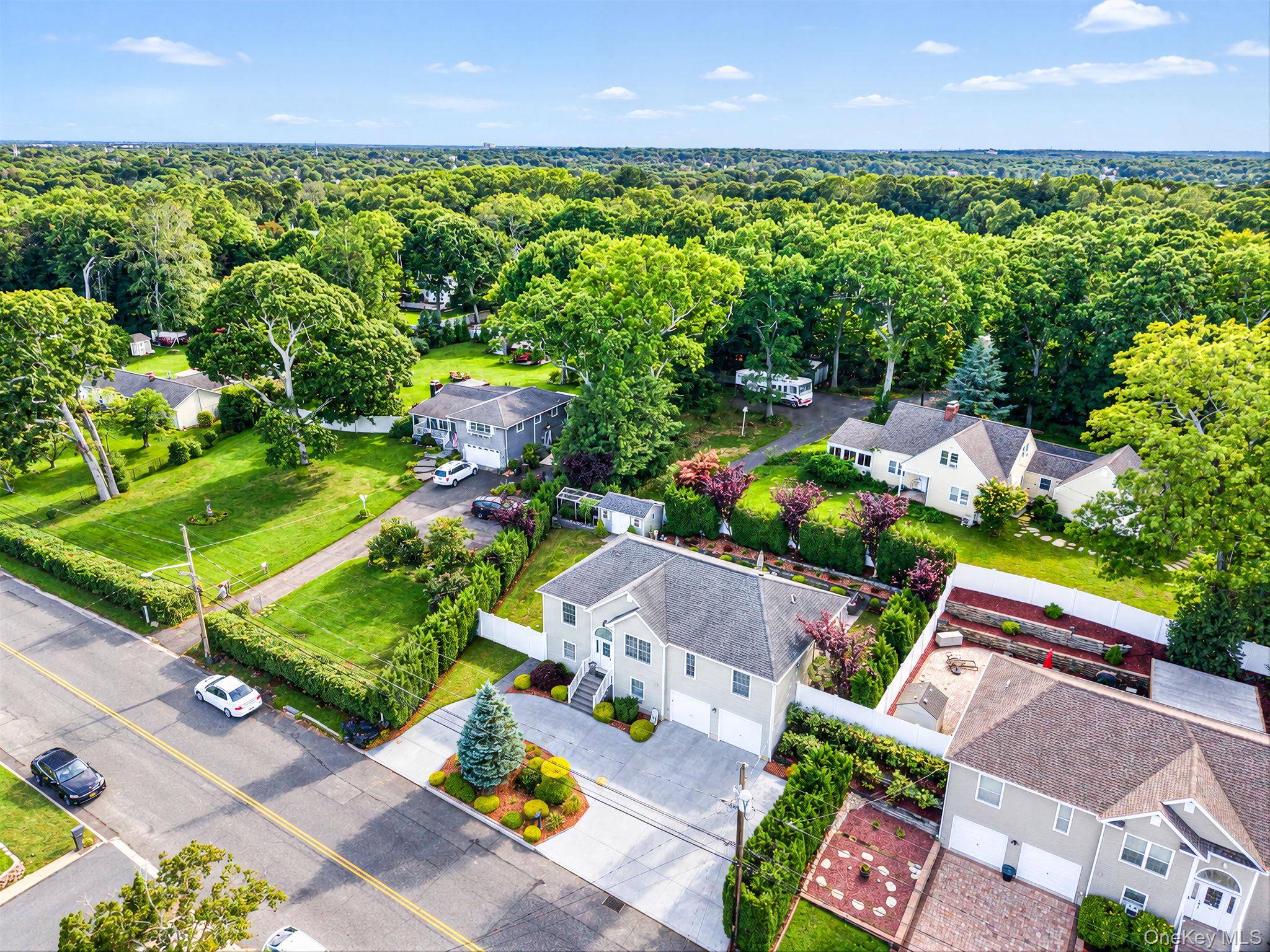 38 Cleary RD, Lake Ronkonkoma, NY 11779