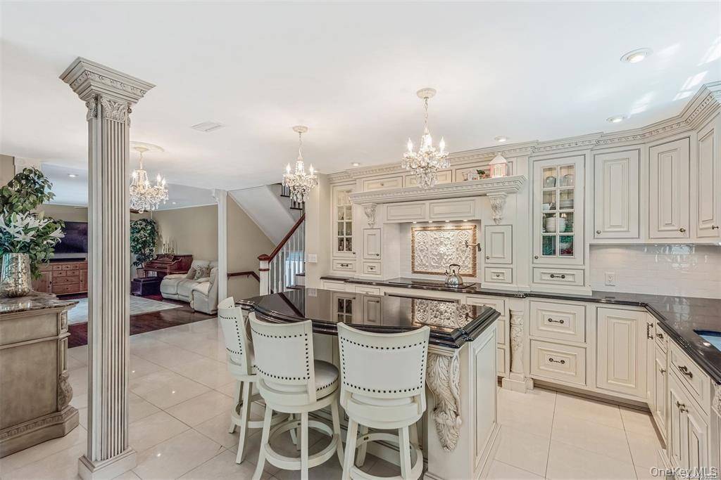 23 Barry DR, Glen Cove, NY 11542