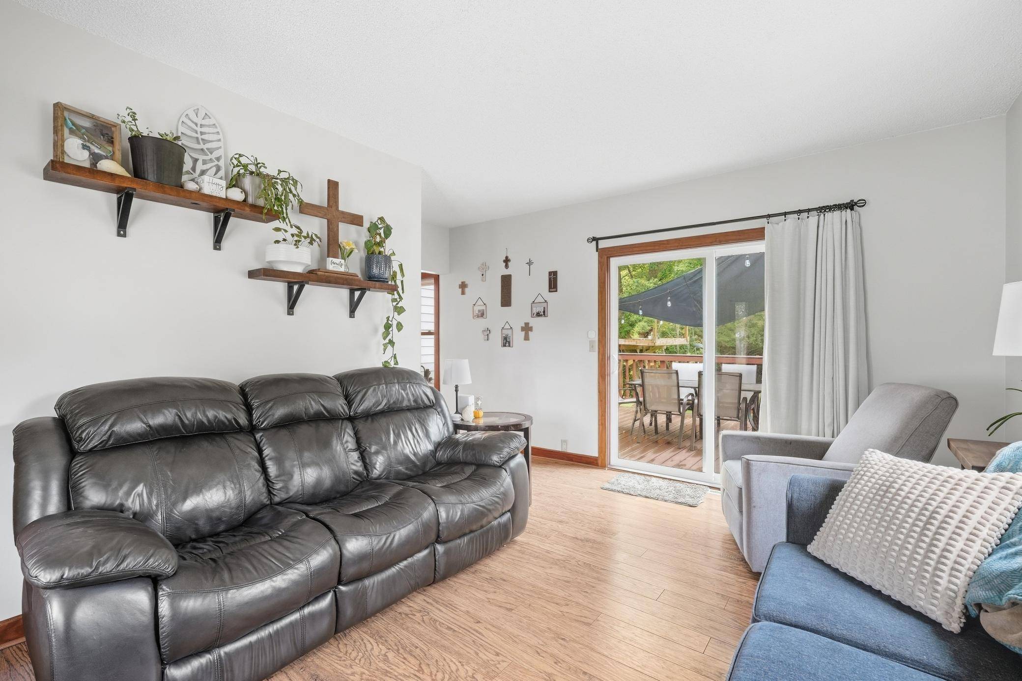 858 Bradley DR, Hudson, WI 54016