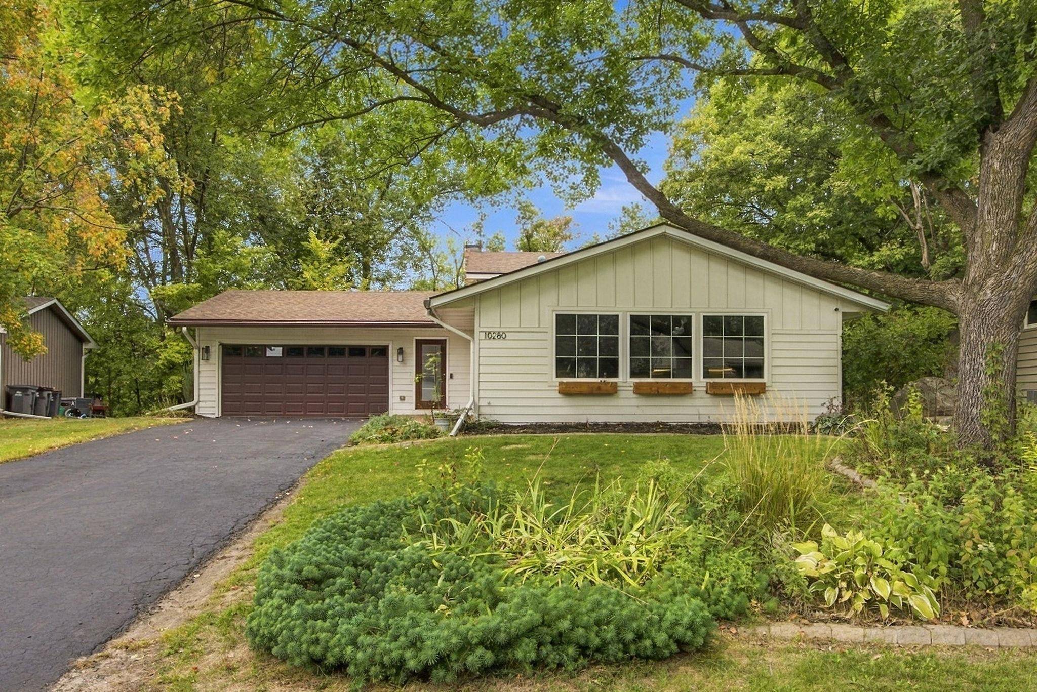 10280 Amsden WAY, Eden Prairie, MN 55347