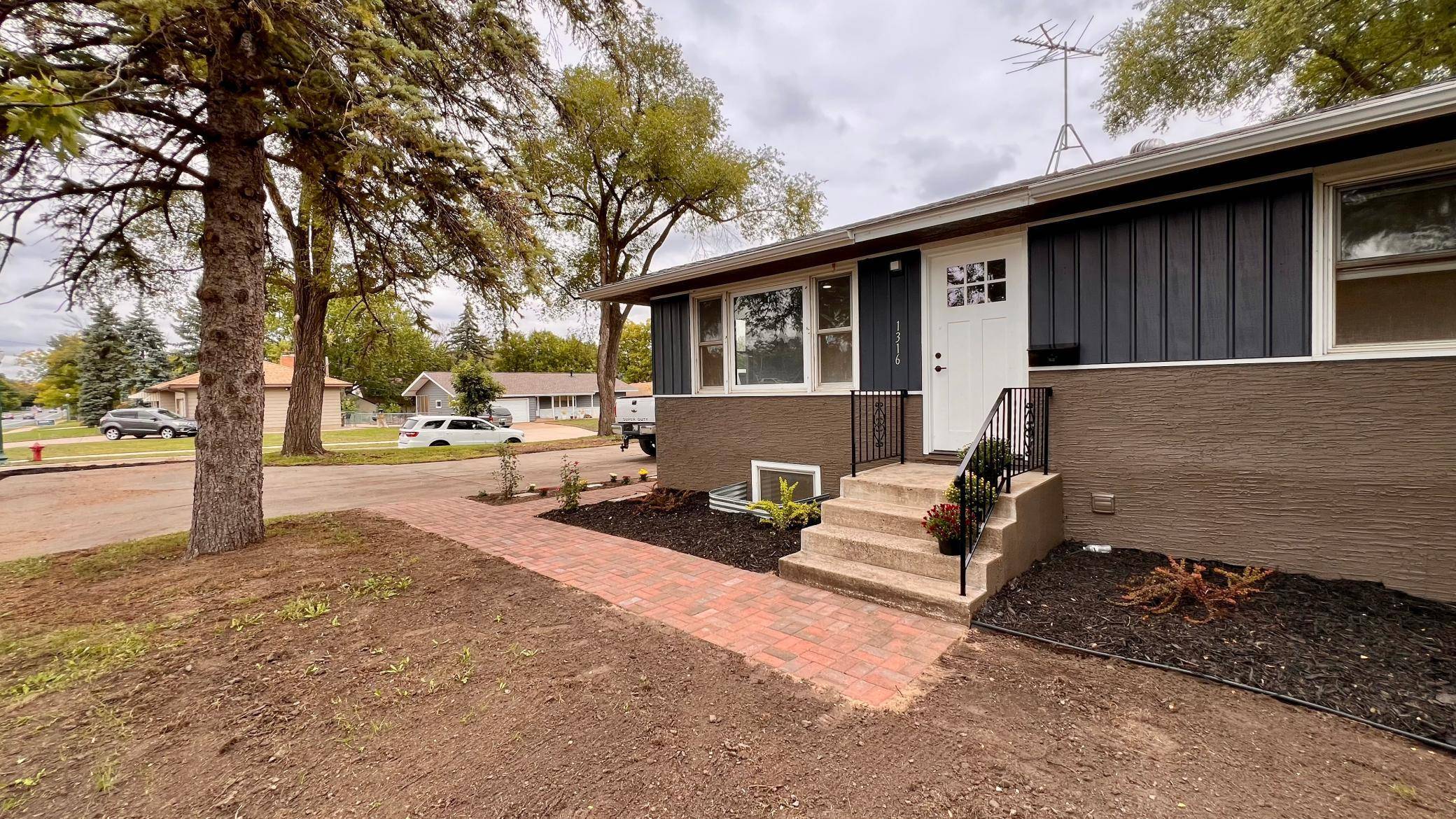 1316 7th AVE, Anoka, MN 55330