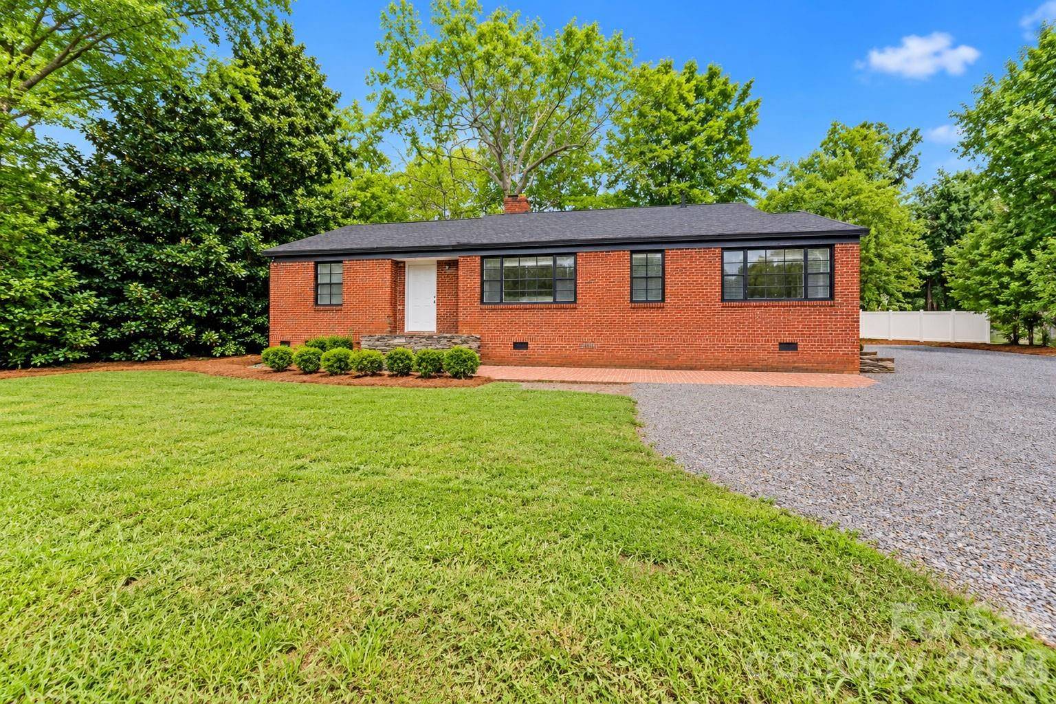 8911 Mt Holly-Huntersville RD, Huntersville, NC 28078