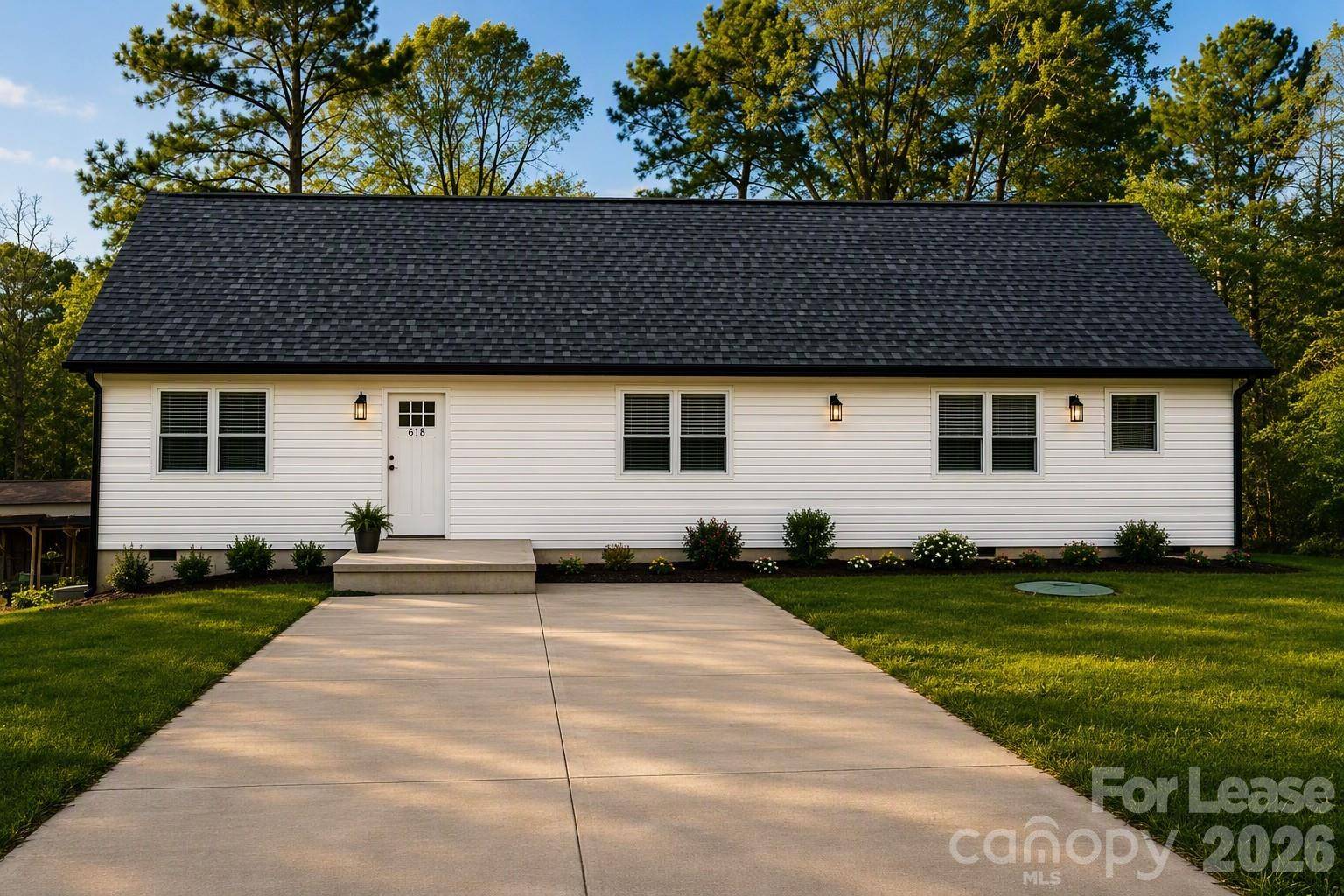 618 E Holly ST, Dallas, NC 28034