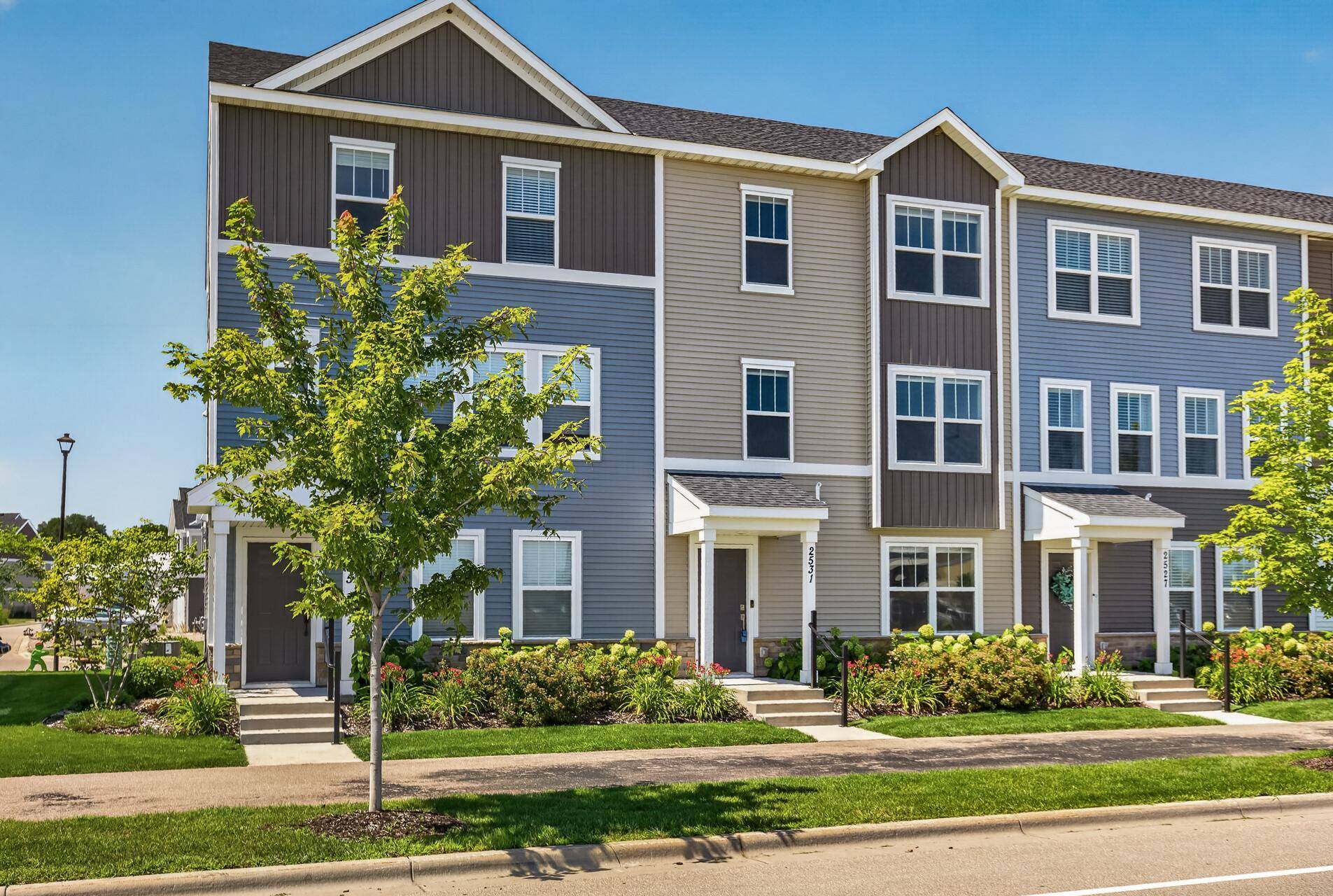 2531 Paddock Path, Shakopee, MN 55379