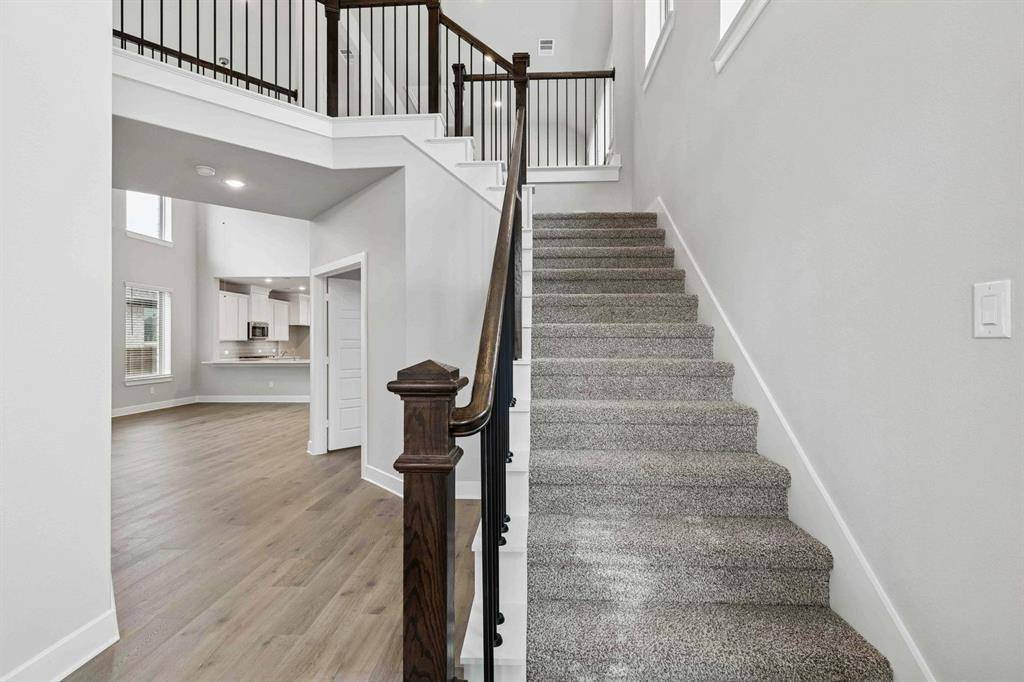 3921 Lakefield Drive, Heartland, TX 75114