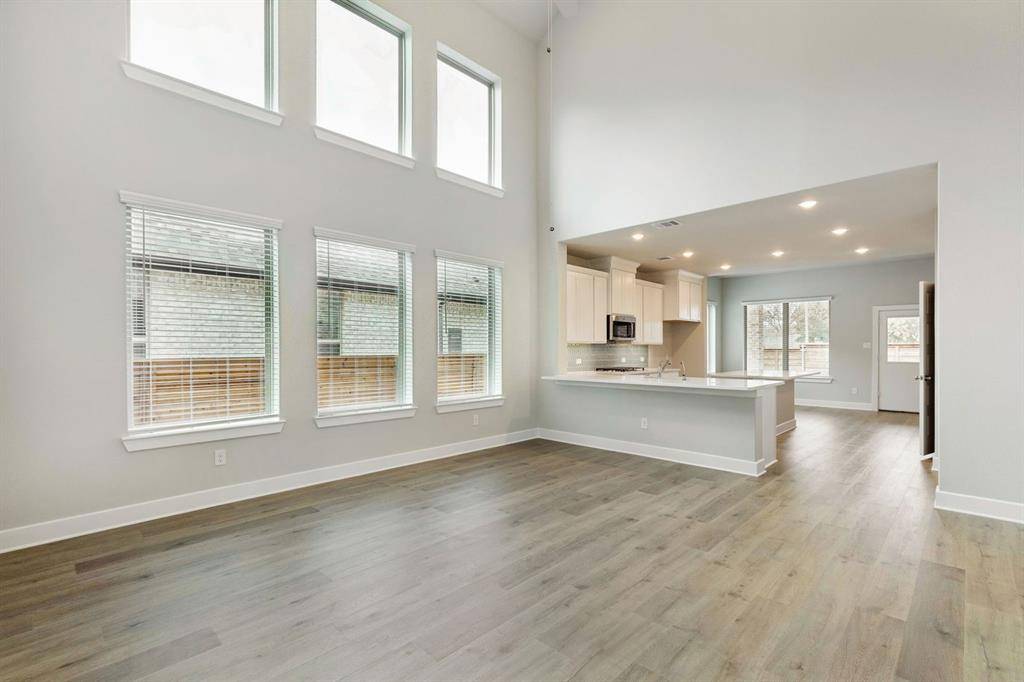 3921 Lakefield Drive, Heartland, TX 75114