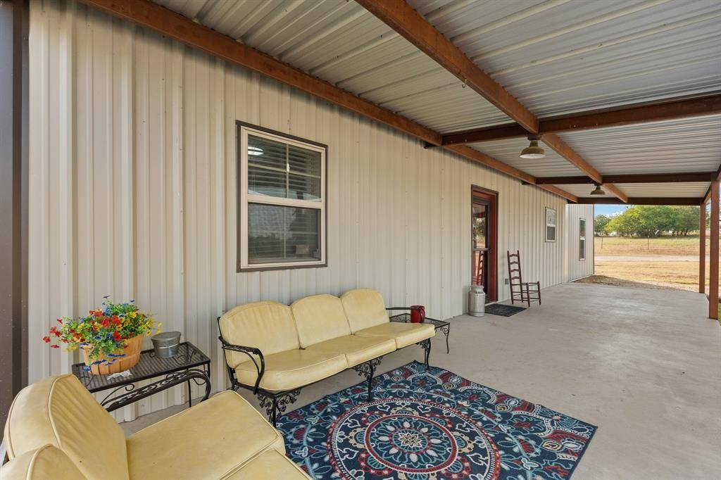 685 County Road 1102, Rio Vista, TX 76093