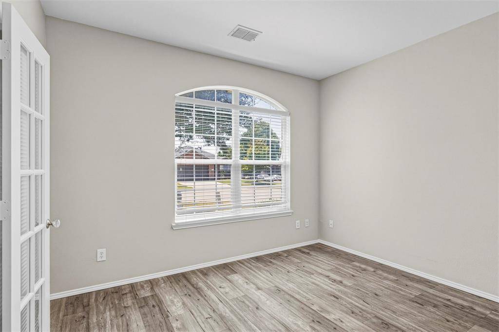 507 Moonrise Drive, Arlington, TX 76002