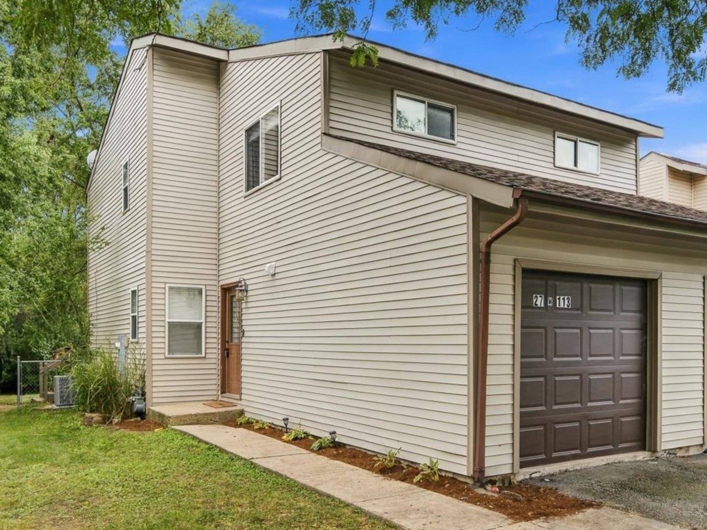 27W113 Cooley AVE, Winfield, IL 60190