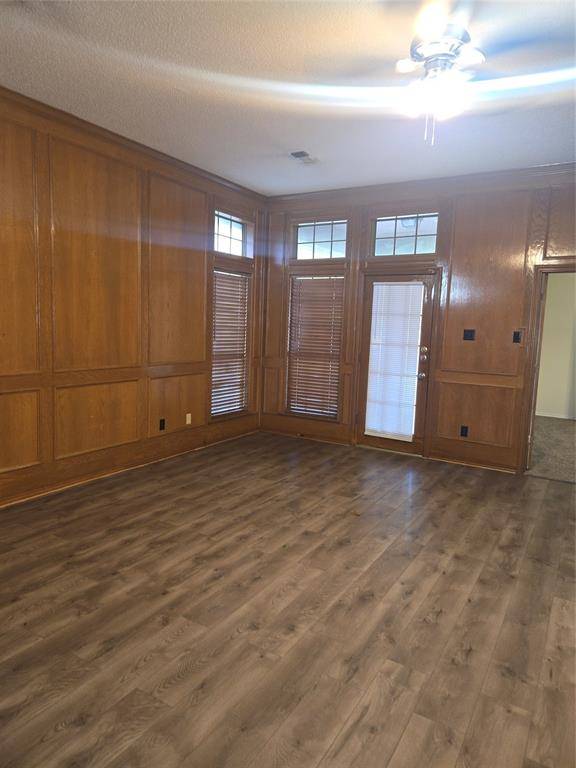 108 Tara Circle, Lancaster, TX 75146