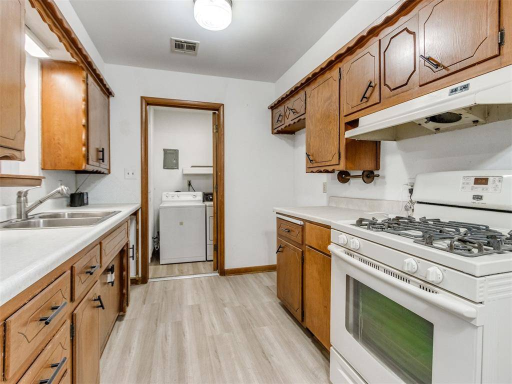 109 Rock PL, Moore, OK 73160