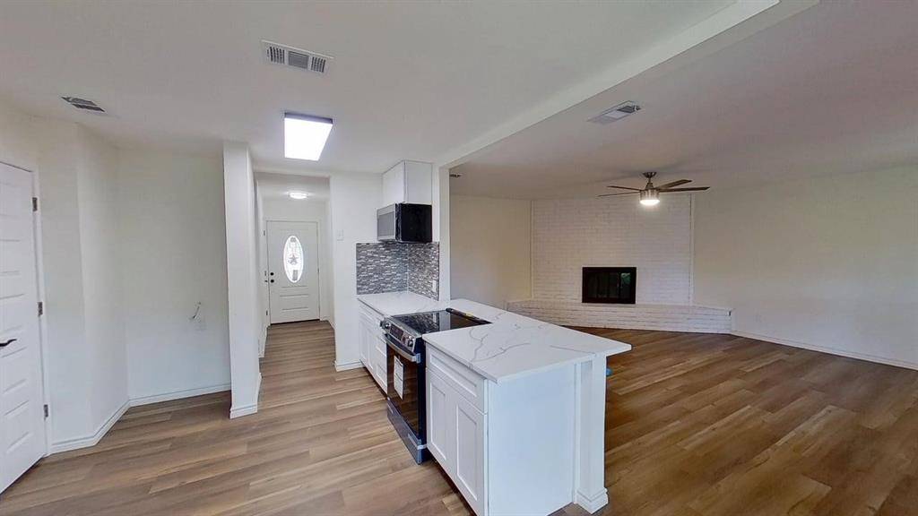 2231 Park Springs Court, Arlington, TX 76013