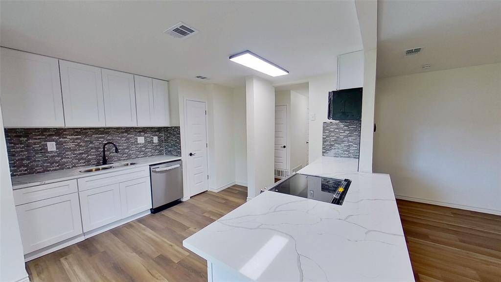 2231 Park Springs Court, Arlington, TX 76013