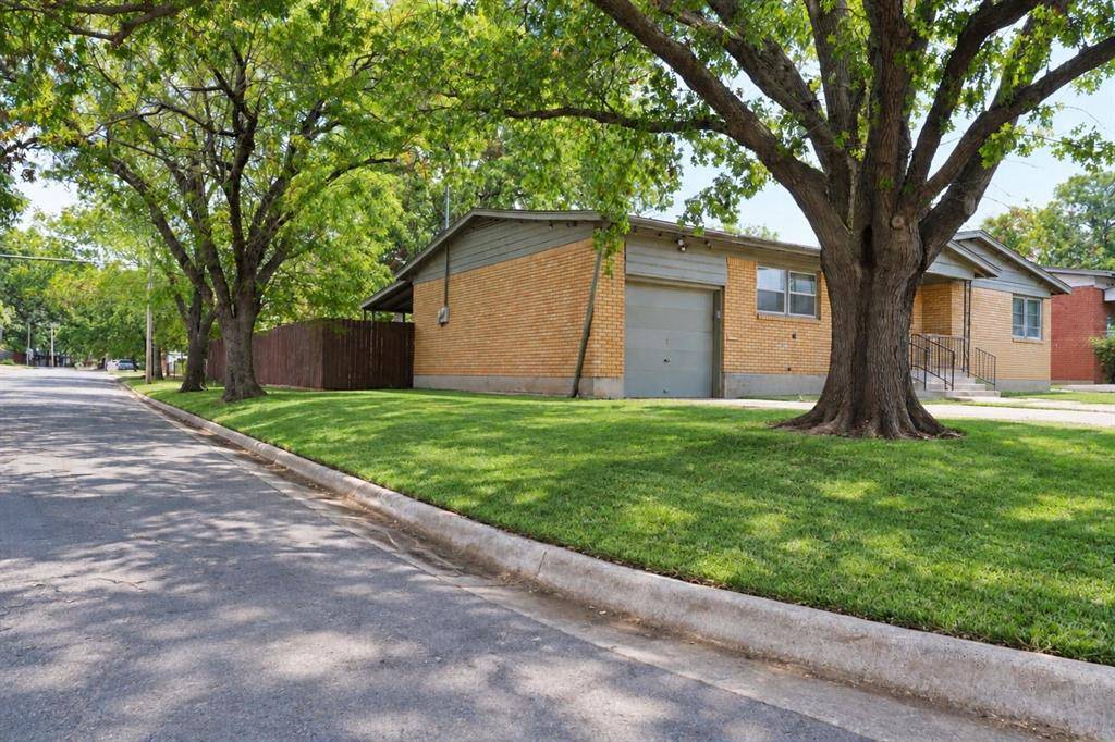 6301 Greenlee Street, Fort Worth, TX 76112