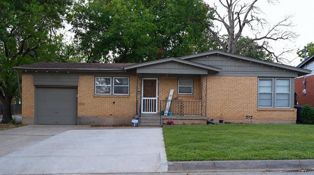 6301 Greenlee Street, Fort Worth, TX 76112