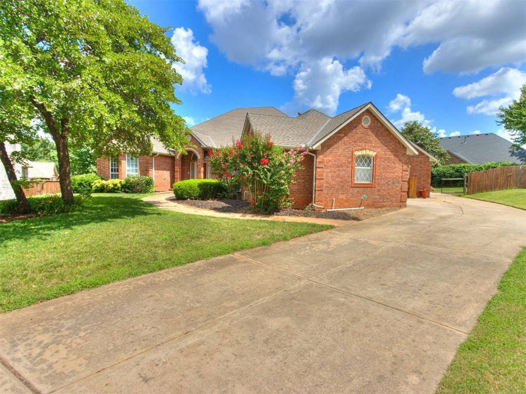 712 Fox Bend TRL, Edmond, OK 73034