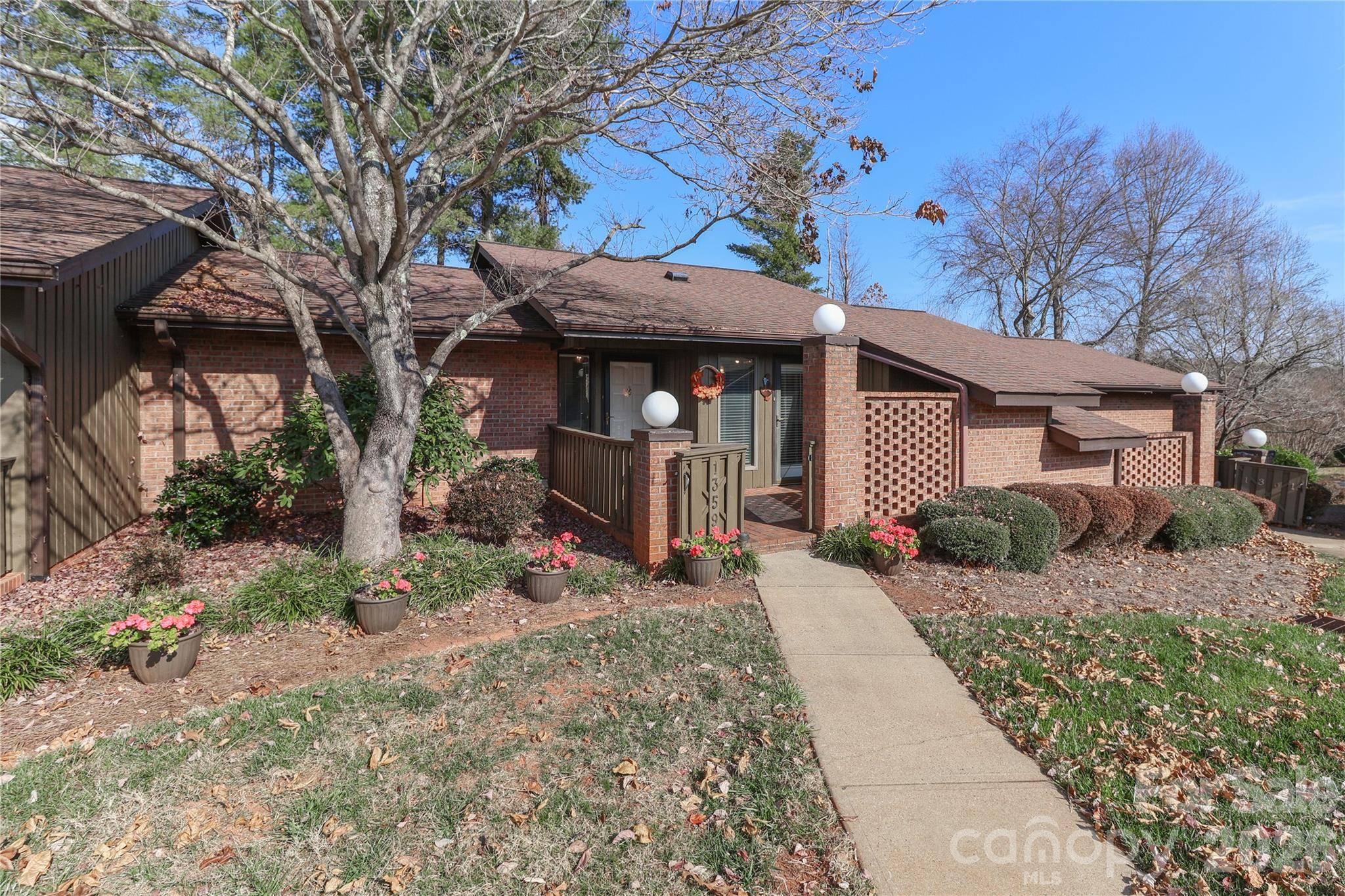 1359 Radio RD, Statesville, NC 28625