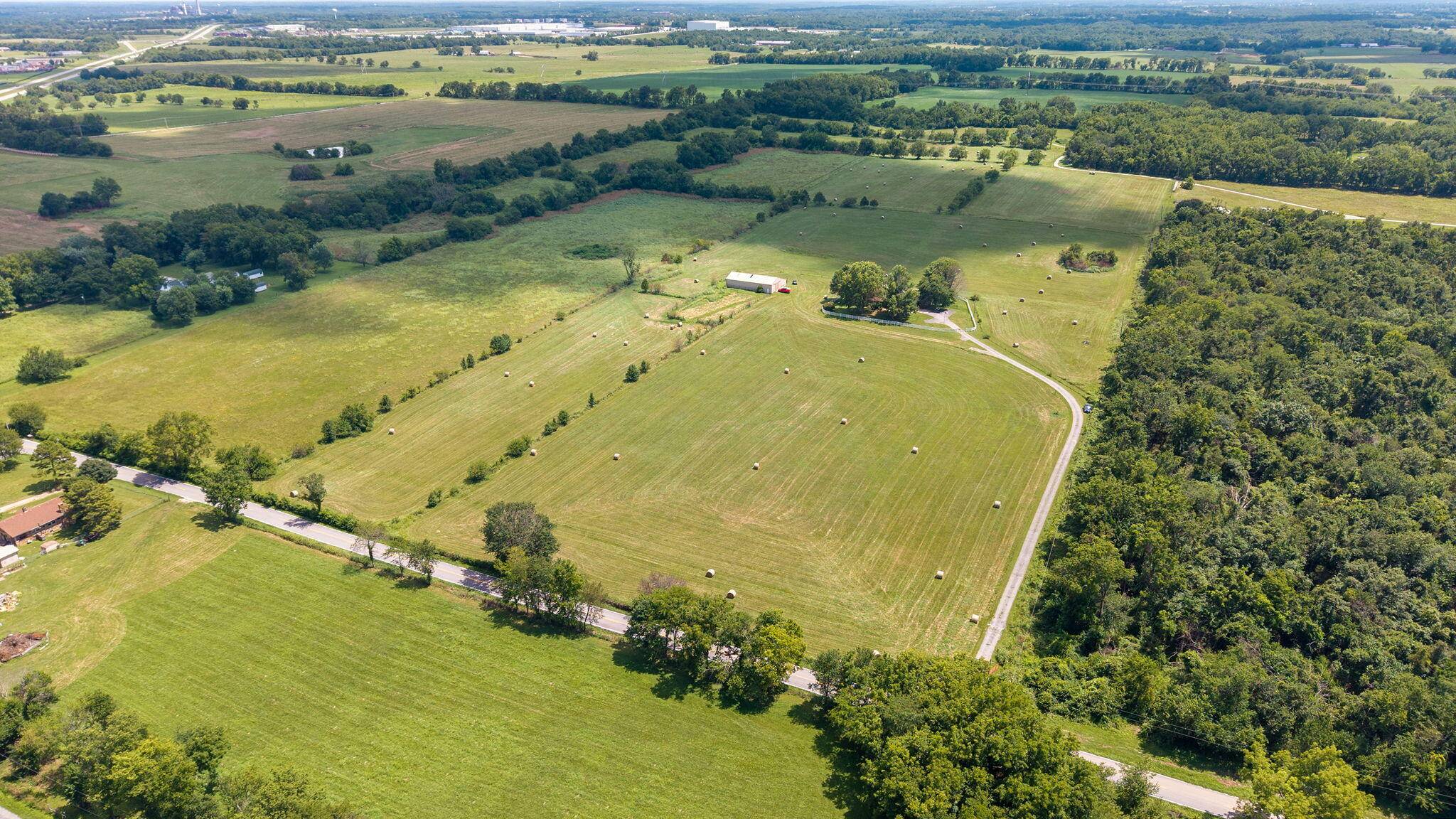 7720 W Farm Road 144, Springfield, MO 65802