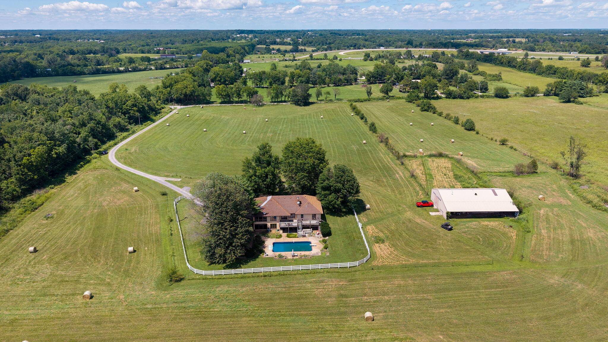 7720 W Farm Road 144, Springfield, MO 65802