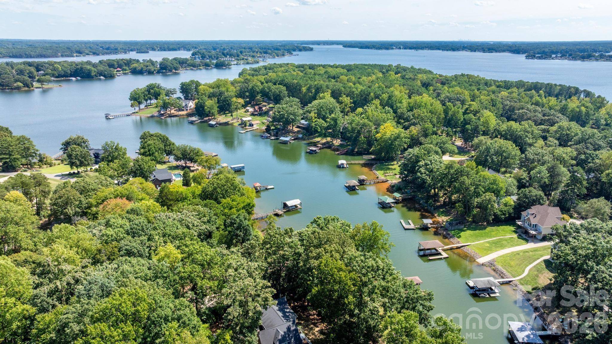 8237 Lymnos LN, Sherrills Ford, NC 28673