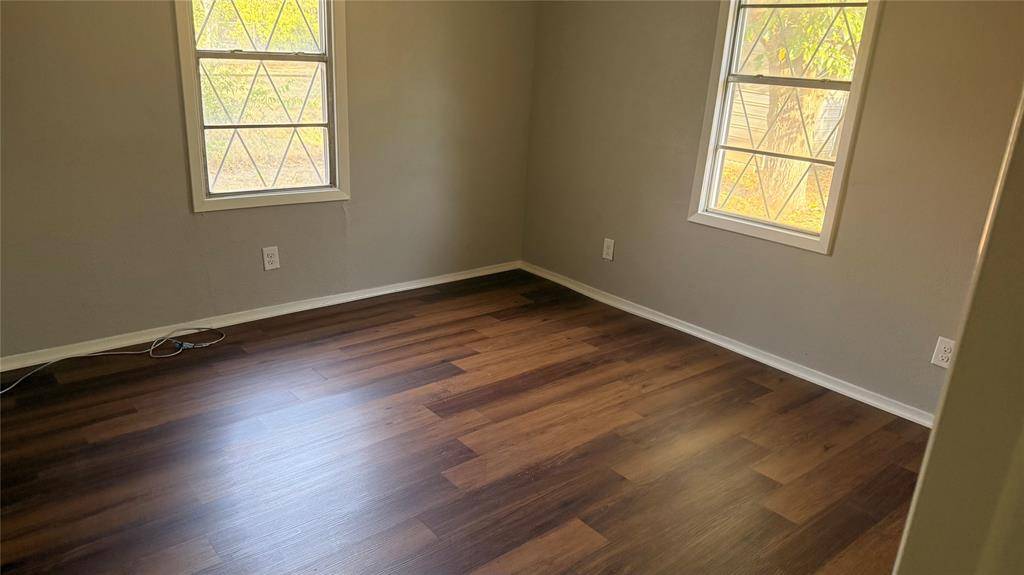 806 W Atchley Avenue, Alvarado, TX 76009