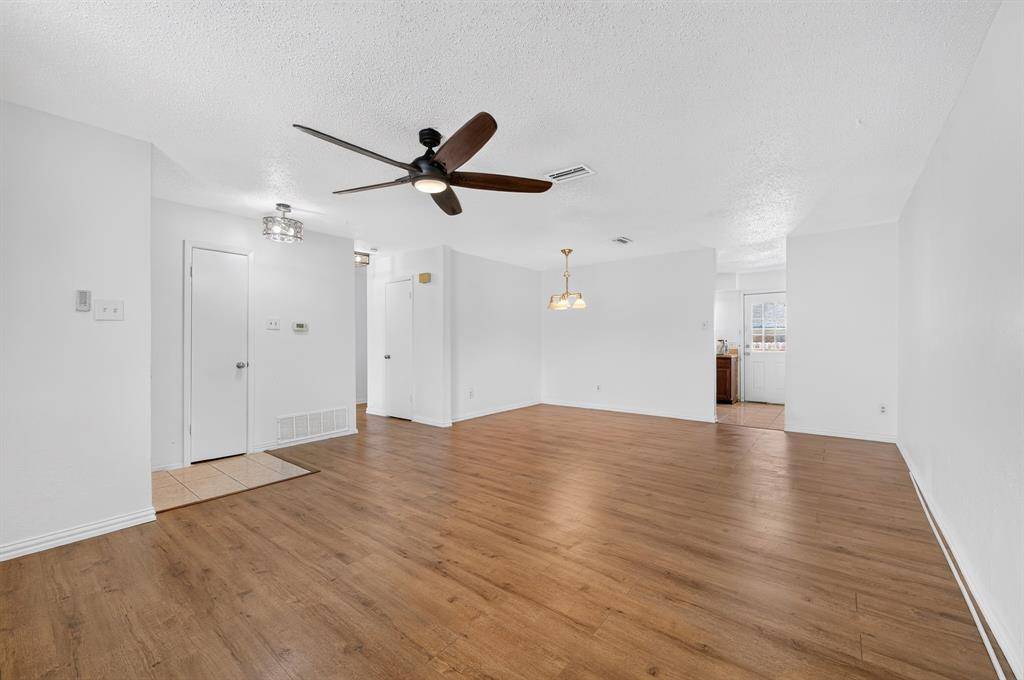 4 E Mountain Creek Court #11, Grand Prairie, TX 75052