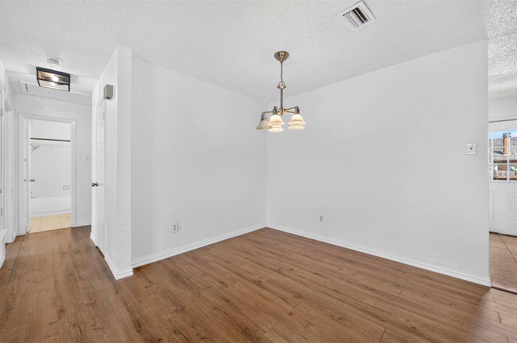 4 E Mountain Creek Court #11, Grand Prairie, TX 75052
