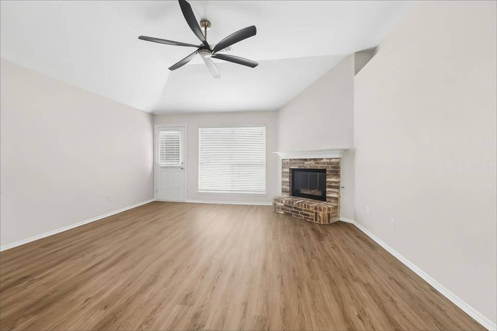 7217 Fossil Hill Drive, Arlington, TX 76002