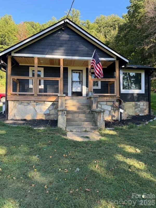 61 Martins Creek RD, Barnardsville, NC 28709
