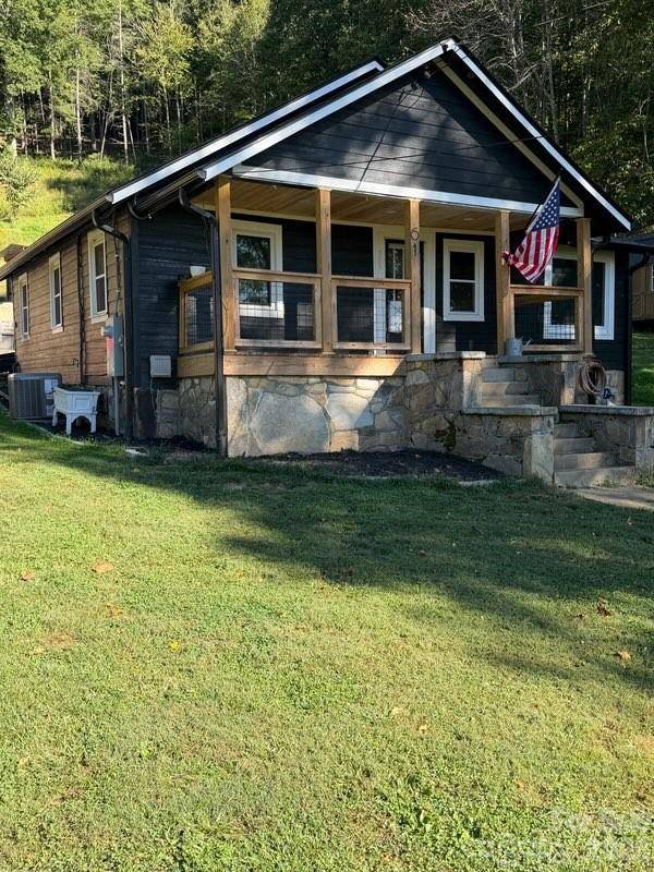 61 Martins Creek RD, Barnardsville, NC 28709
