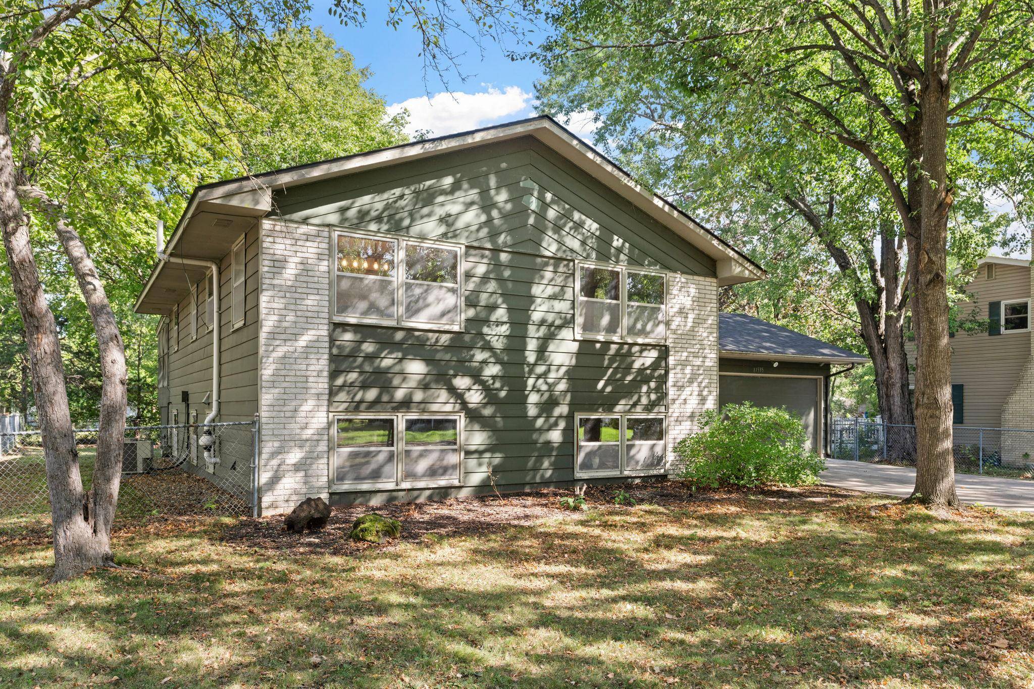 11535 9th AVE NW, Coon Rapids, MN 55433